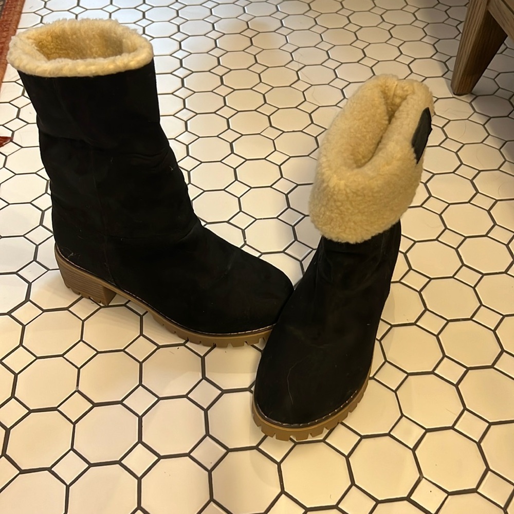 Black shearling boots